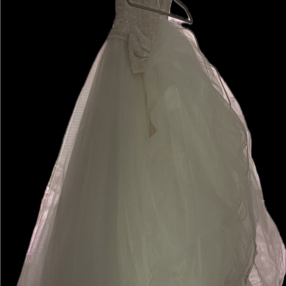 Vintage, White Sleeveless Wedding Gown with beaded bodice and full tulle skirt - Picture 7 of 13